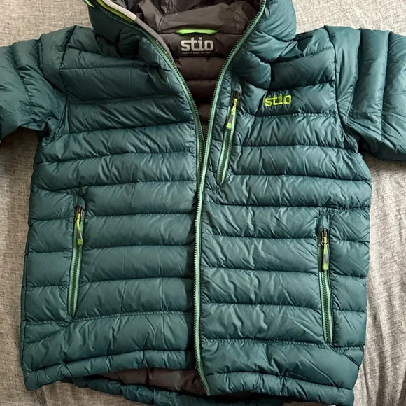 Stio Men Hometown Down Hooded Jacket
Like New! Worn once. - Picture 10 of 14